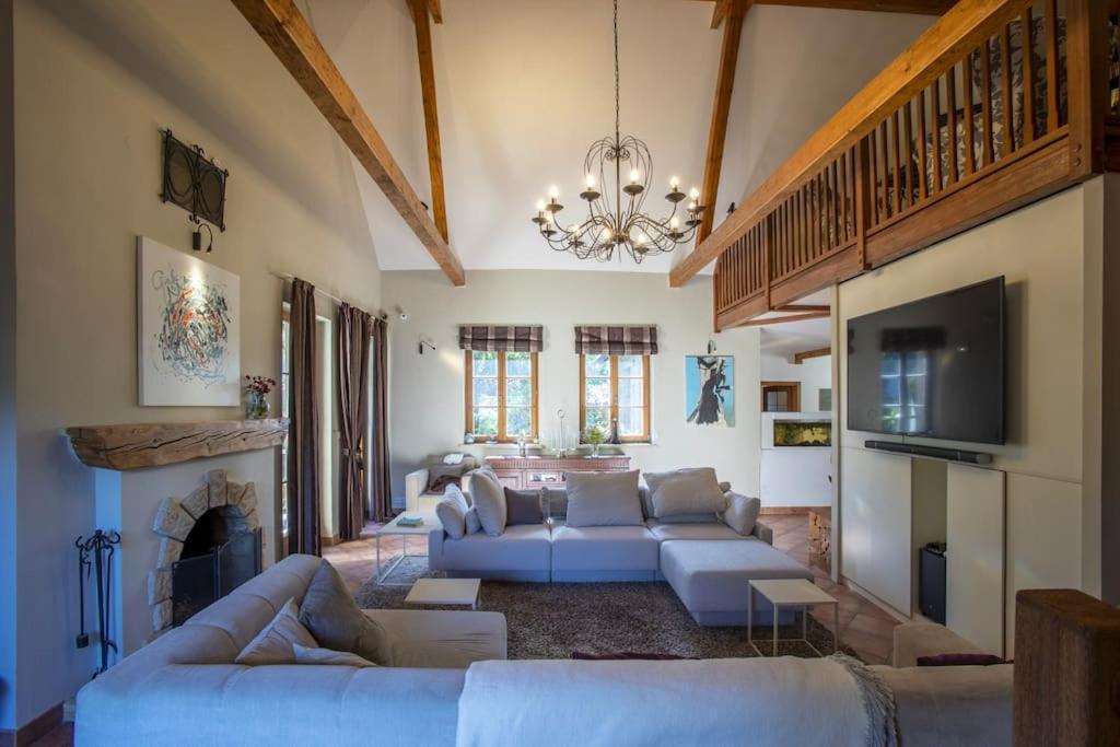 7 Bedroom Secluded Villa Close To Prague Ricany  Luaran gambar